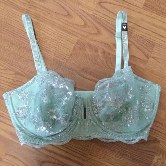 Red Victoria/'s Secret Dream Angels Push Up Without Padding Bra 32DDD NWT